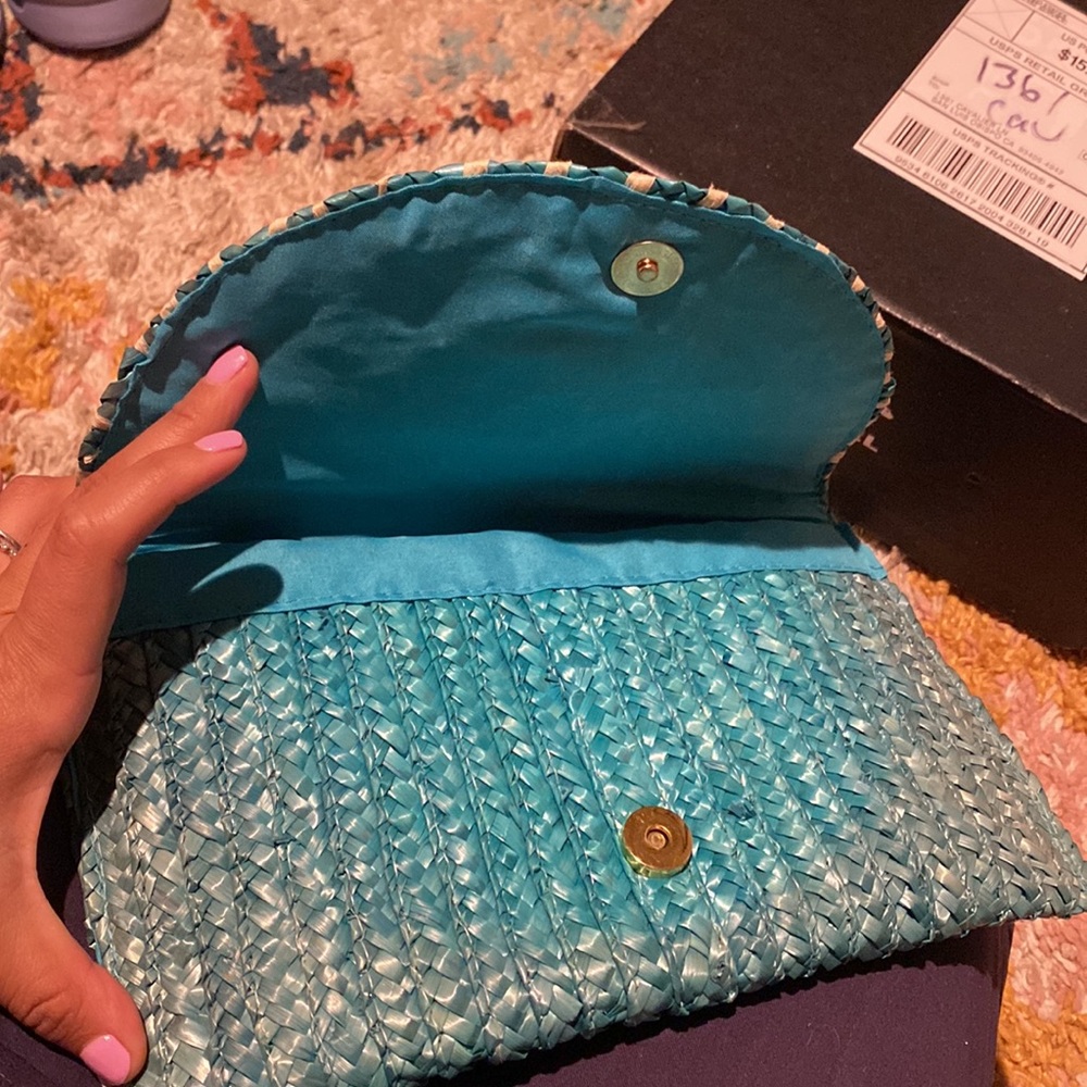 2 Chic Turquoise hand bag - Picture 4 of 4